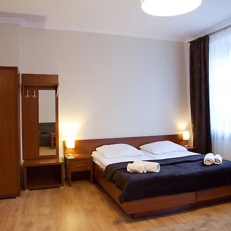 Hotel Srodmiejski Кельце Екстер'єр фото