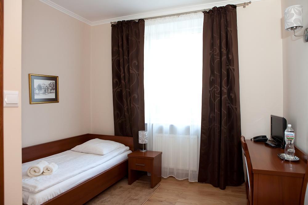 Hotel Srodmiejski Кельце Екстер'єр фото