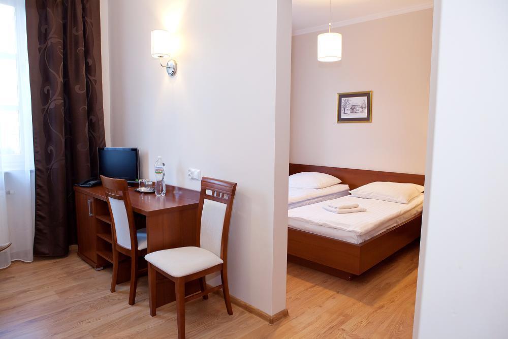 Hotel Srodmiejski Кельце Екстер'єр фото