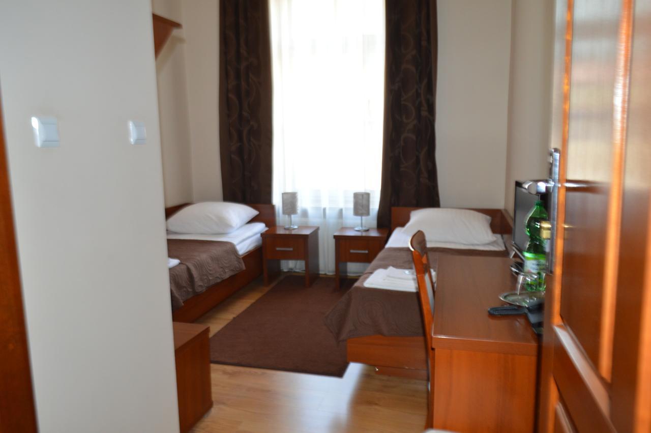 Hotel Srodmiejski Кельце Екстер'єр фото