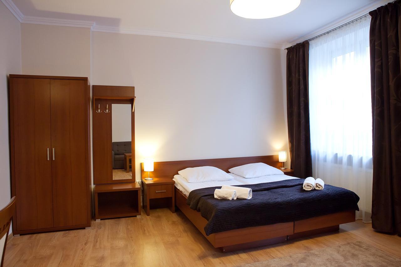 Hotel Srodmiejski Кельце Екстер'єр фото