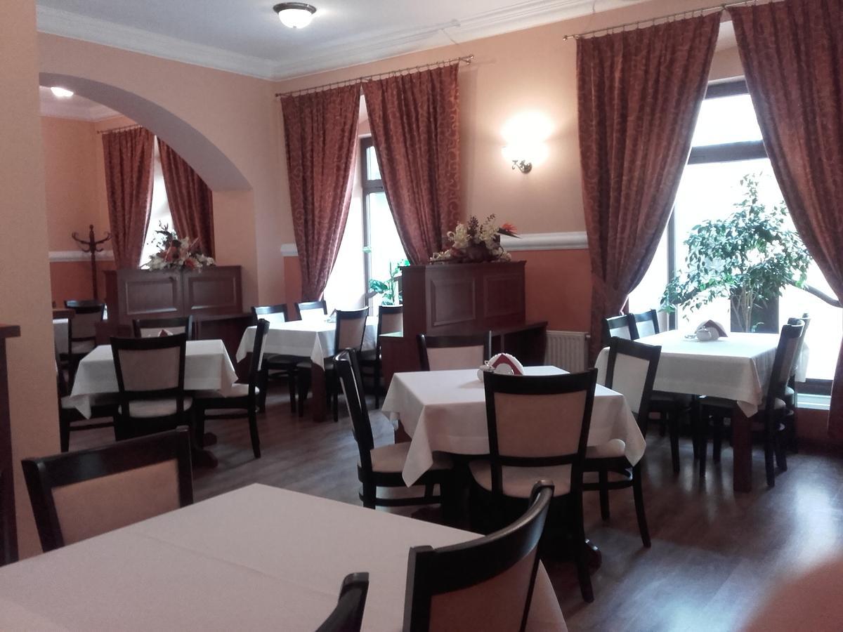 Hotel Srodmiejski Кельце Екстер'єр фото