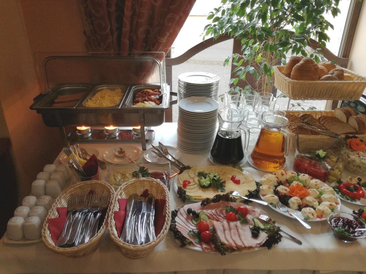 Hotel Srodmiejski Кельце Екстер'єр фото