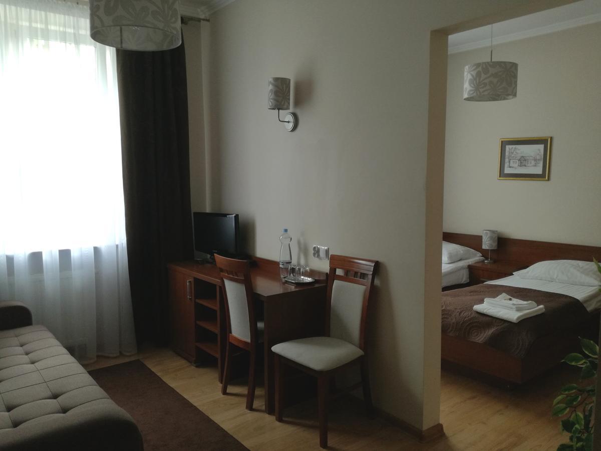 Hotel Srodmiejski Кельце Екстер'єр фото