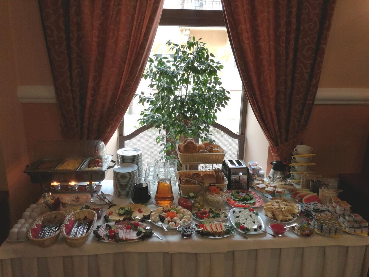 Hotel Srodmiejski Кельце Екстер'єр фото