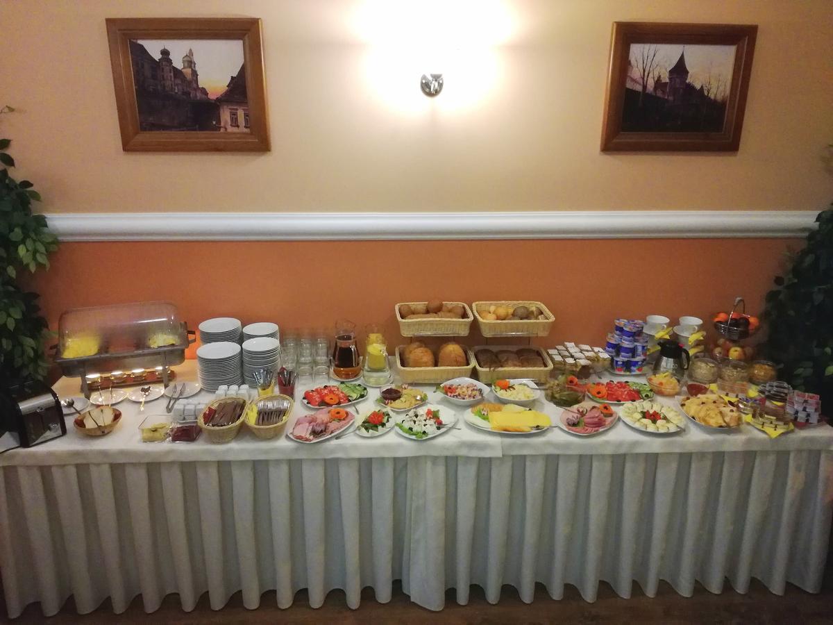 Hotel Srodmiejski Кельце Екстер'єр фото
